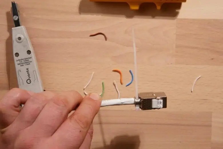 Netzwerkdose anschließen Bild 12
